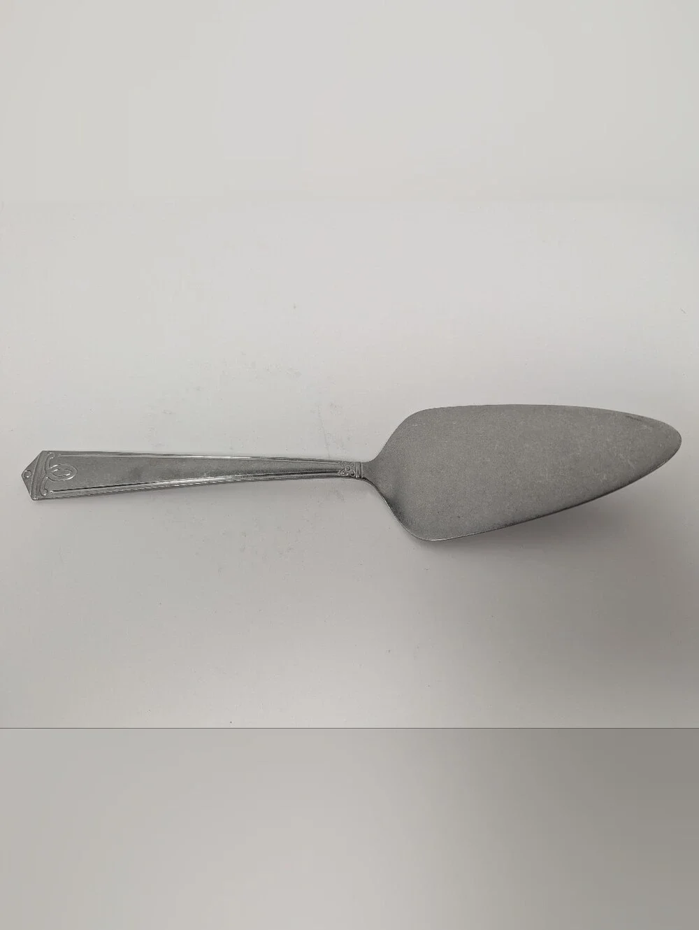 Vintage Ornate Pie Cake Server CHINA Neoclassical Embossed Handle 5.6 oz